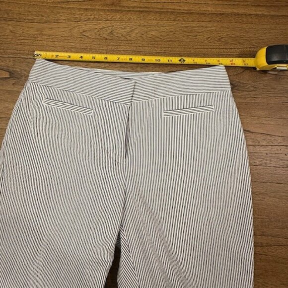 ANN TAYLOR "Kate Fit" Seersucker Capri Pants - Picture 10 of 14